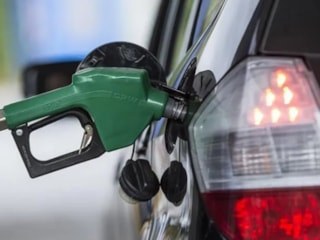 Benzine peş peşe zam! Gece yarısı fiyatlar değişecek