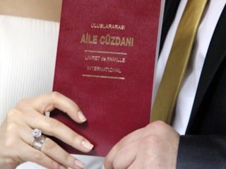 AYM'den evlenen kadınların nüfus kaydına ilişkin kritik karar