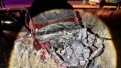 Manisa'da otomobil şarampole savruldu: 2'si ağır 3 yaralı