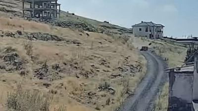Nevşehir'de elektrikli mobilet devrildi: 3'ü çocuk 5 yaralı