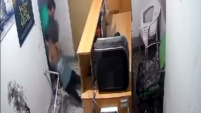 Adana'da birlikte yaşadığı kadını darbetti