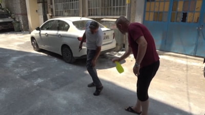 Bursa'da pireler sokağı istila etti