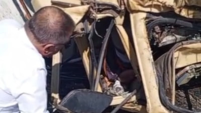 Kayseri'de sıkıştığı arazözün içinden belediye başkanına seslendi: Bana kızıyor musun?