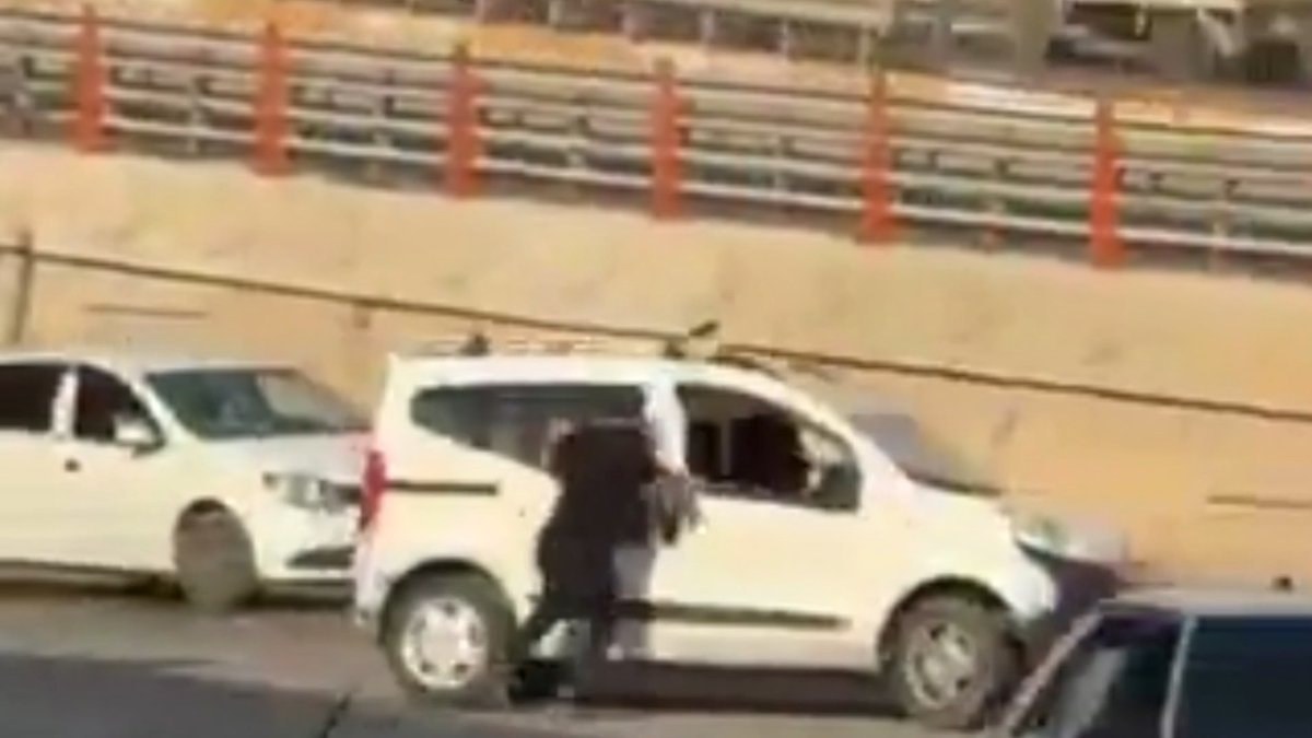 Şanlıurfa'da kavga ettiği kardeşinin arabasına girmeye çalıştı