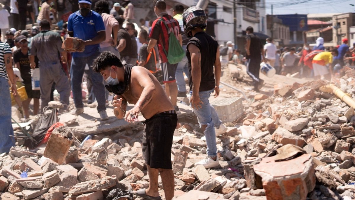Kolombiya'daki 7.4'lük depremde 111 kişi hayatını kaybetti