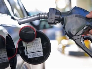 Benzine 1,56 lira zam: Pompa fiyatlarına yansıdı