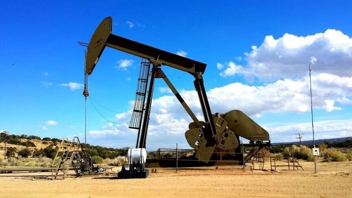 ABD'nin stratejik petrol rezervi 300 milyon varilin altına geriledi