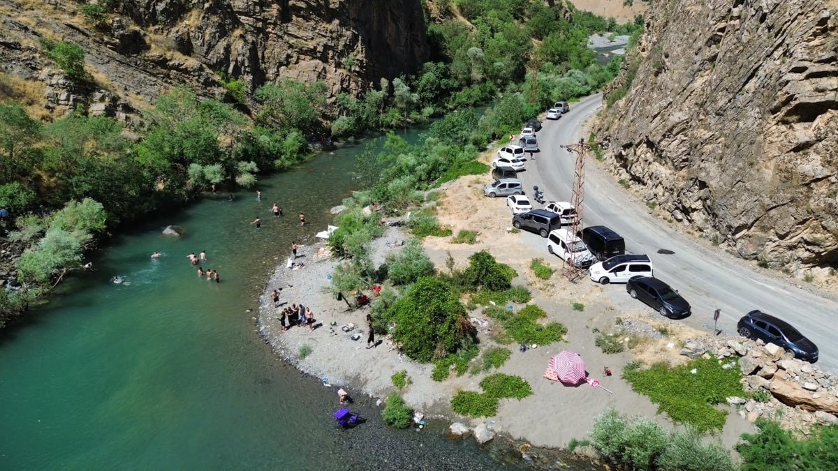 Hakkari'de Şine Deresi, doğaseverlerin uğrak noktası