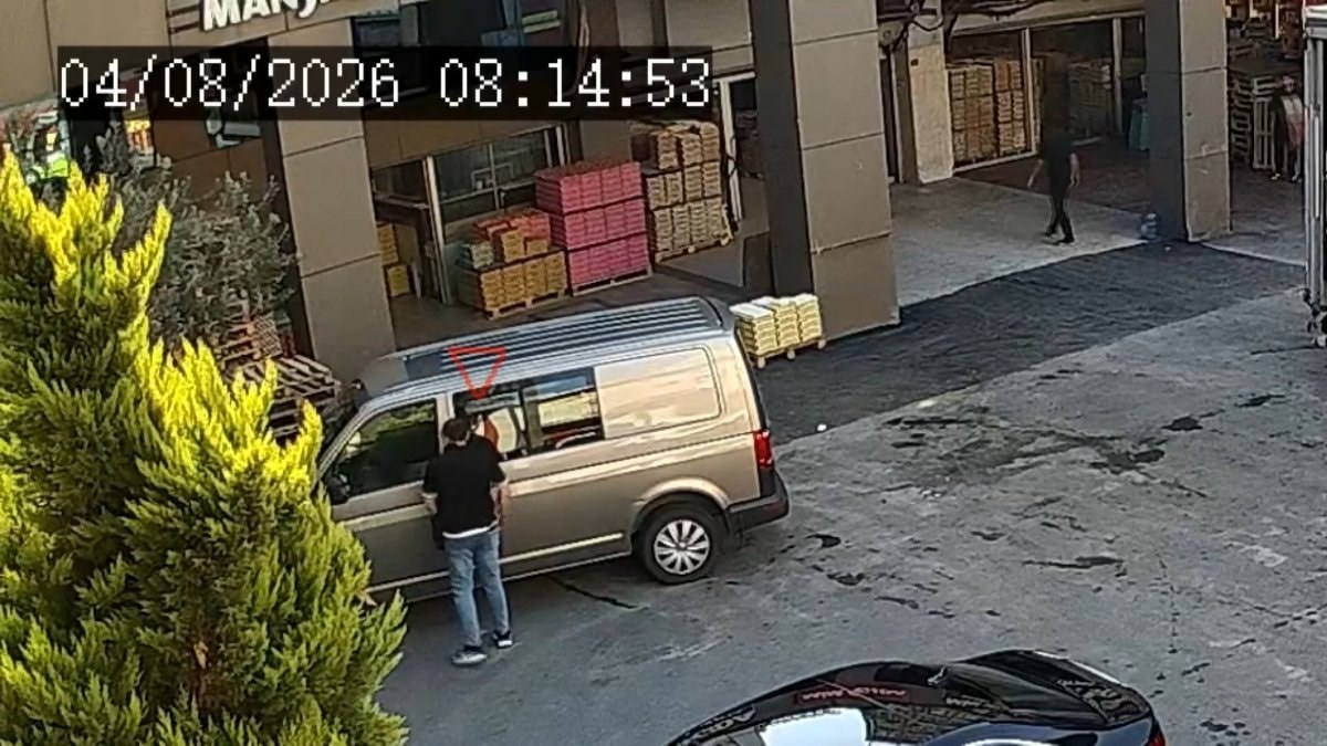 Bayrampaşa'da aracın kilitlenmesini jammer ile engelleyip içindeki 200 bin TL'yi çaldı