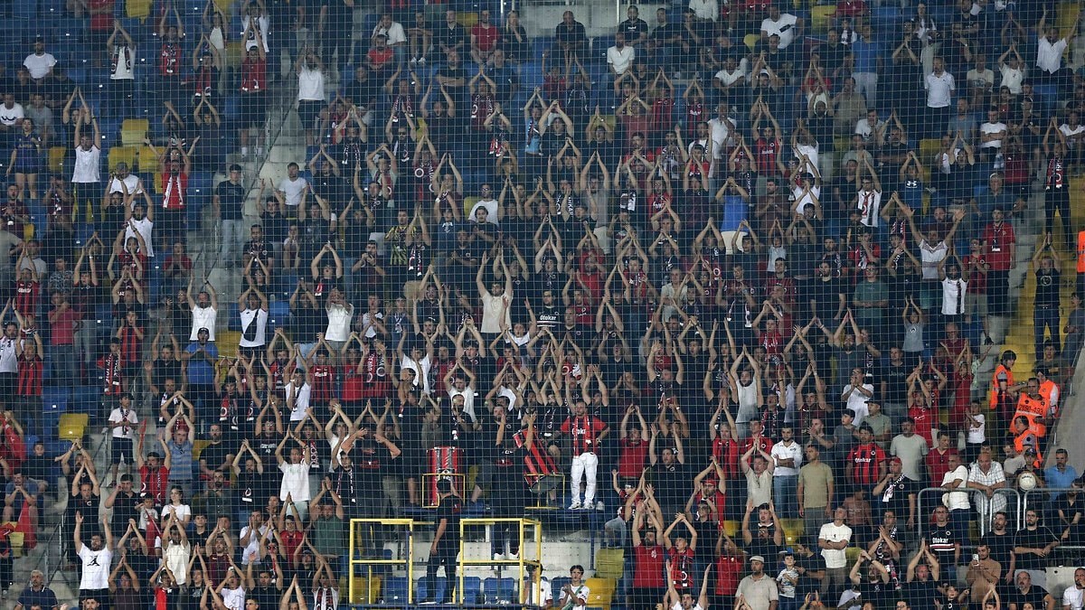 En ucuzu 4 bin lira! Gençlerbirliği - Fenerbahçe maçının biletleri satışta