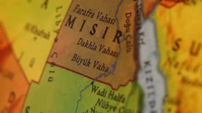 Mısır'da işçileri taşıyan kamyonet devrildi: 15 ölü