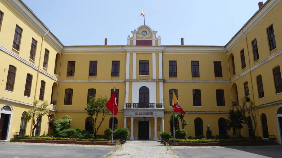 Galatasaray Lisesi'ne girişte yeni dönem: Sınav şartı getirildi