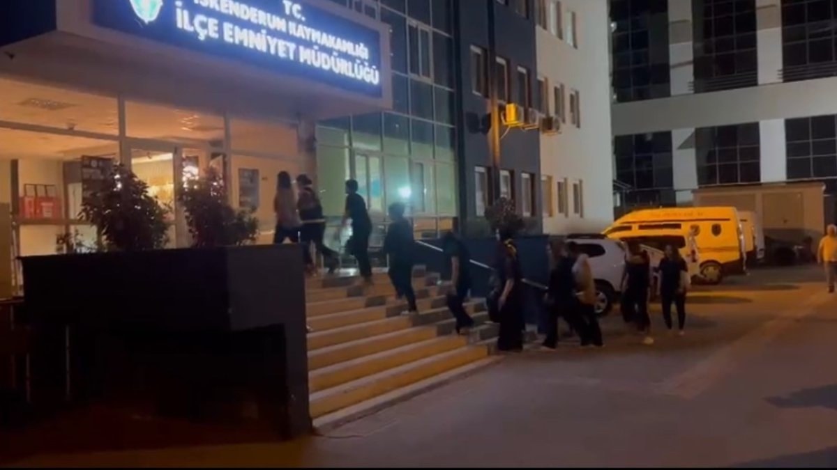 Hatay'da masaj salonlarında kaçak çalıştırılan kadınlar yakalandı