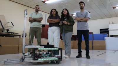 Sivas'ta üniversite öğrencilerinden fabrikalara yapay zekalı forklift