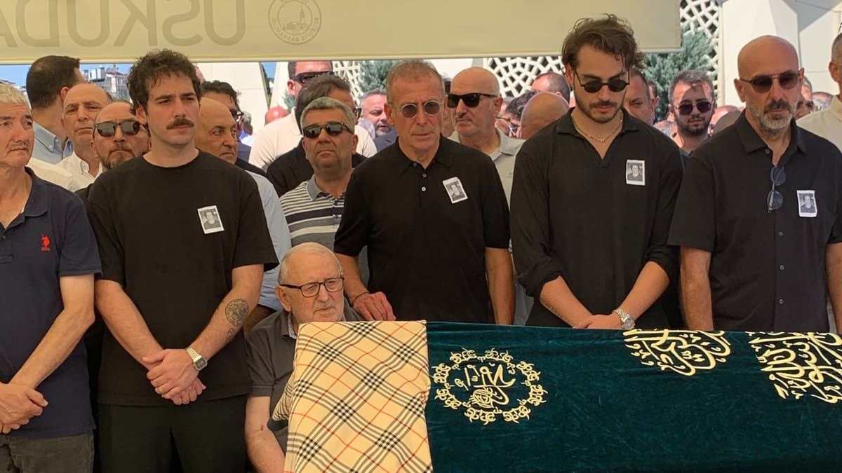 Abdullah Avcı'nın vefat eden annesi son yolculuğuna uğurlandı