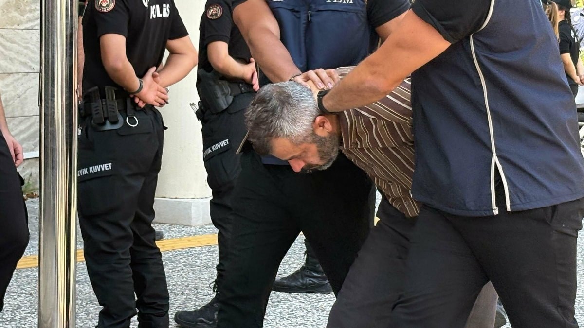 FETÖ'cü Burkay Karatepe'nin ablasıyla yazışmaları ortaya çıktı