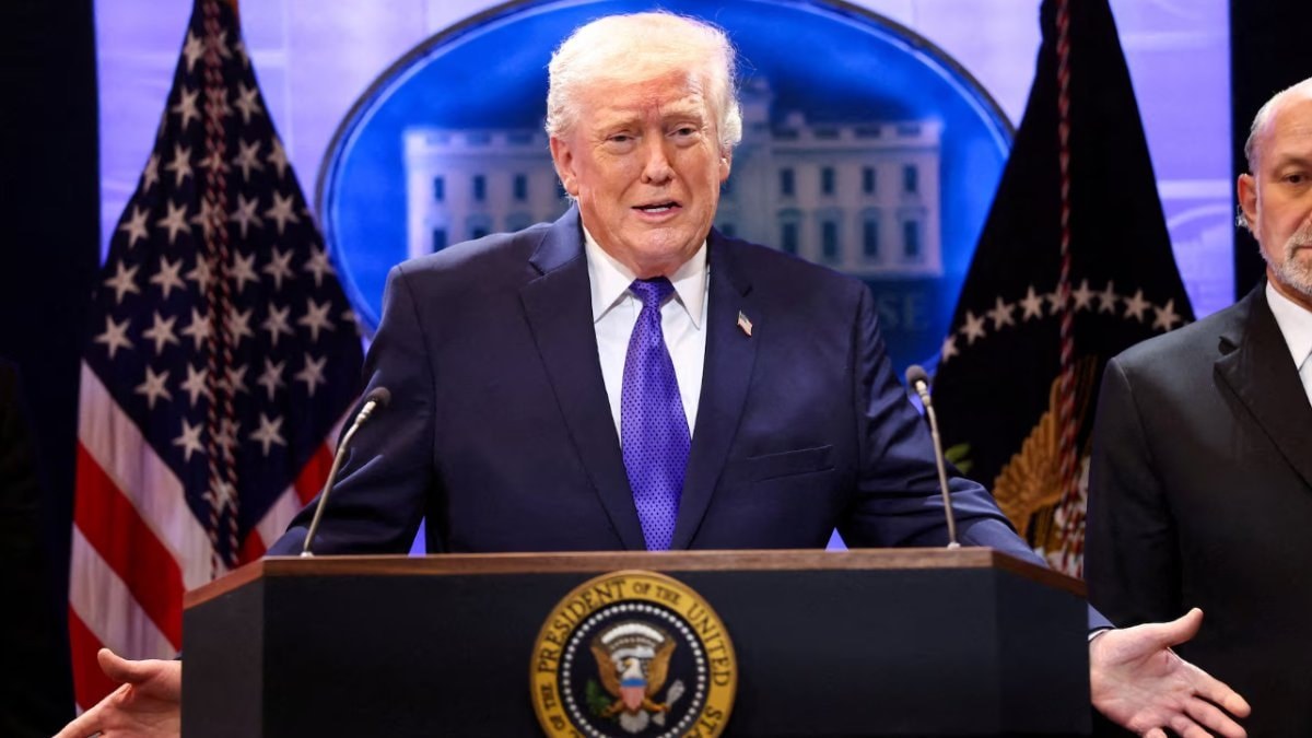 Donald Trump'tan İran'a Hürmüz Boğazı mesajı