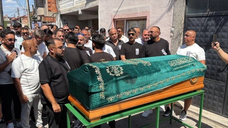 Cansever İçin Son Gönderilen Taziye ve Cenaze Töreni