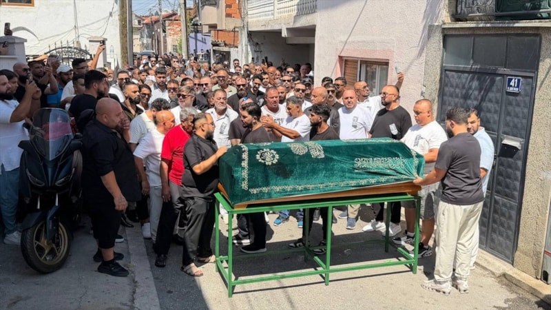 Cansever İçin Son Gönderilen Taziye ve Cenaze Töreni