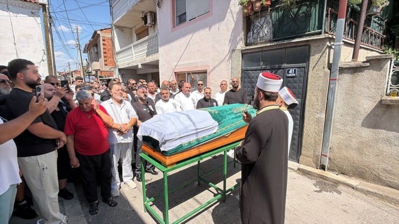 Cansever İçin Son Gönderilen Taziye ve Cenaze Töreni