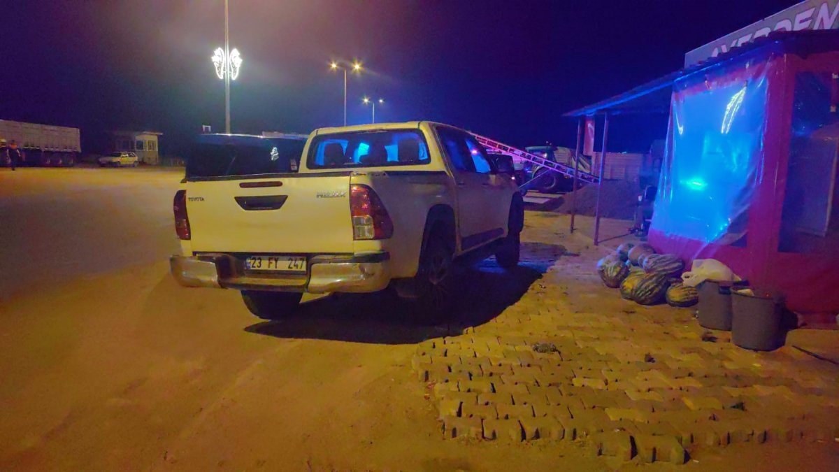 Elazığ'da bıçaklı ve silahlı kavgada 3 kişi yaralandı