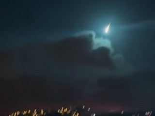 İstanbul semalarında meteor şöleni! O anlar kamerada