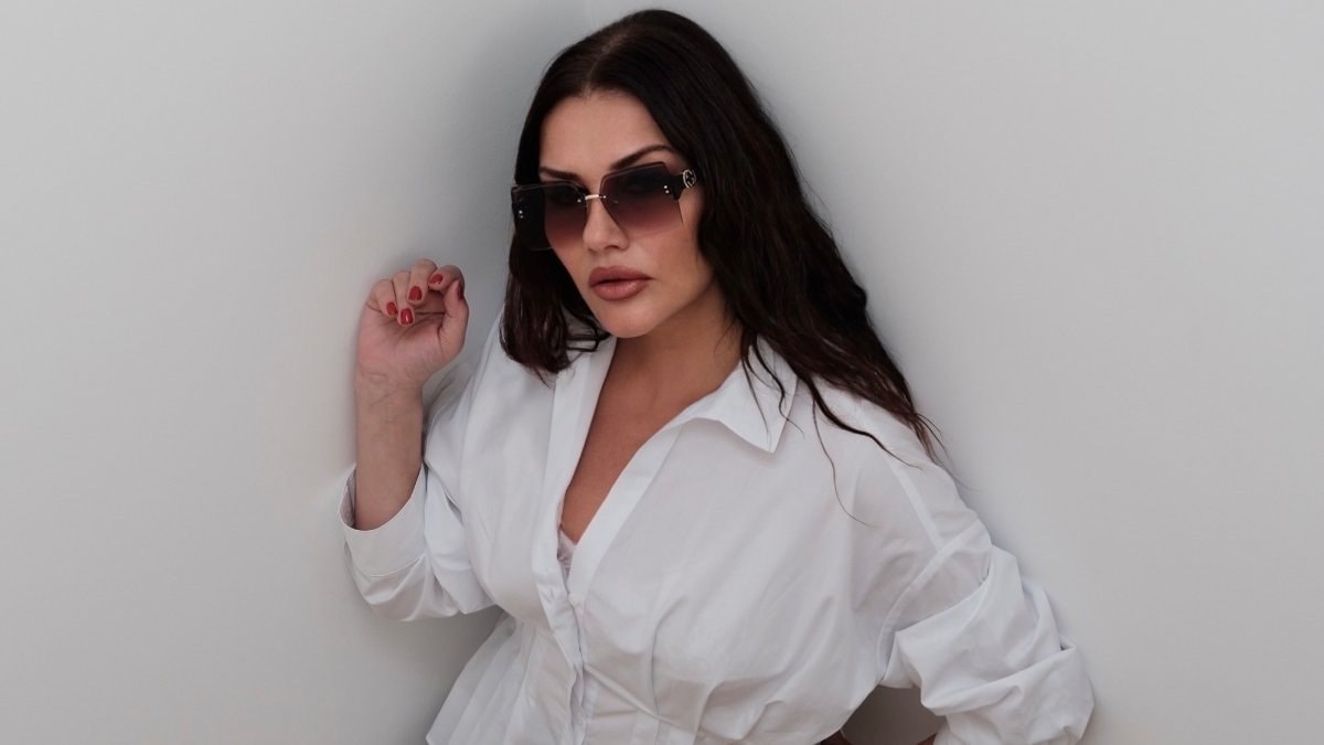 Balkondan düşmüştü! Deniz Seki hastaneden fotoğraf paylaştı