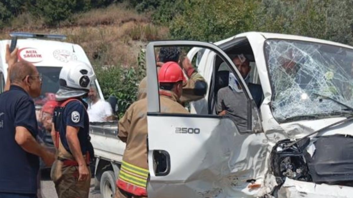 Hatay'da kamyonet ile tır çarpıştı: 3 yaralı