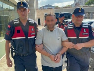 Samsun'da ayva dalını kesen amcasını öldüren şüpheli yakalandı