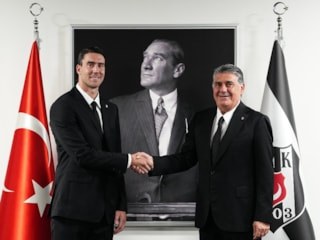 Beşiktaş, Dusan Vlahovic ile 3 yıllık sözleşme imzaladı