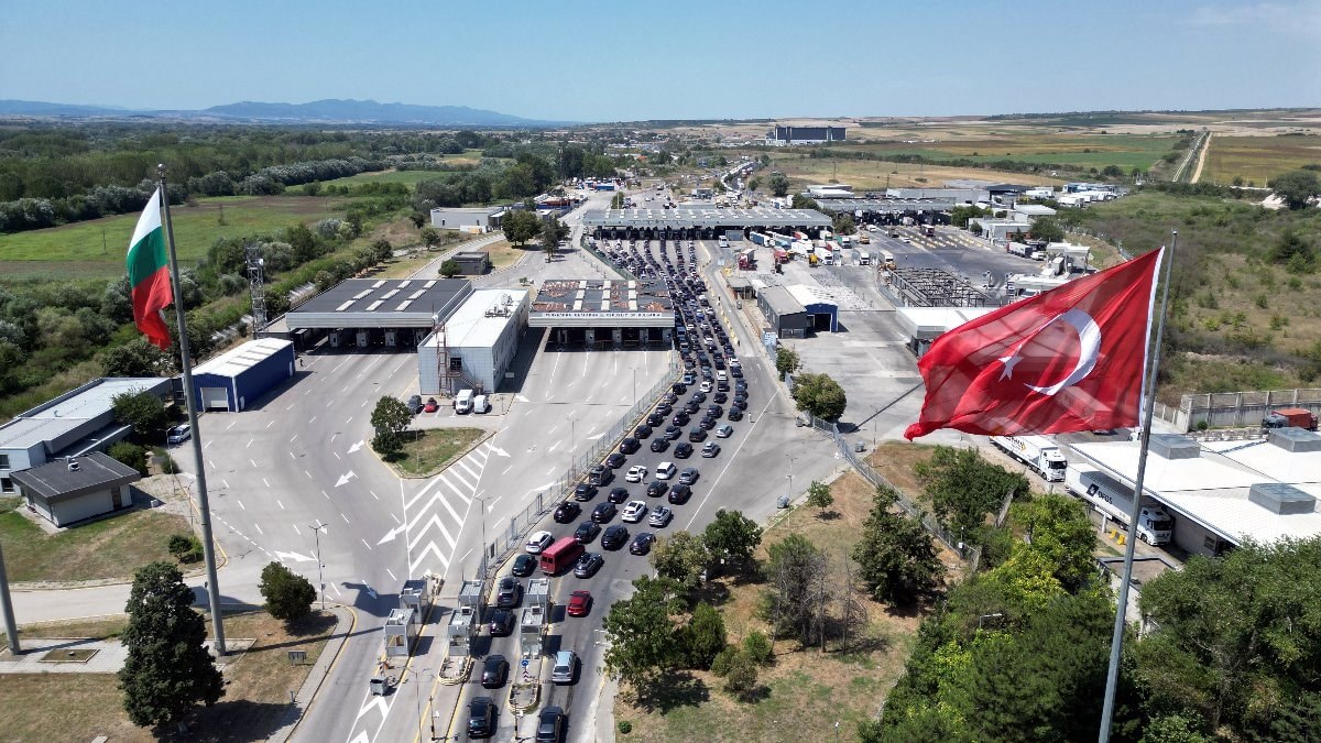 Gurbetçilerin hüzünlü dönüşü sürüyor