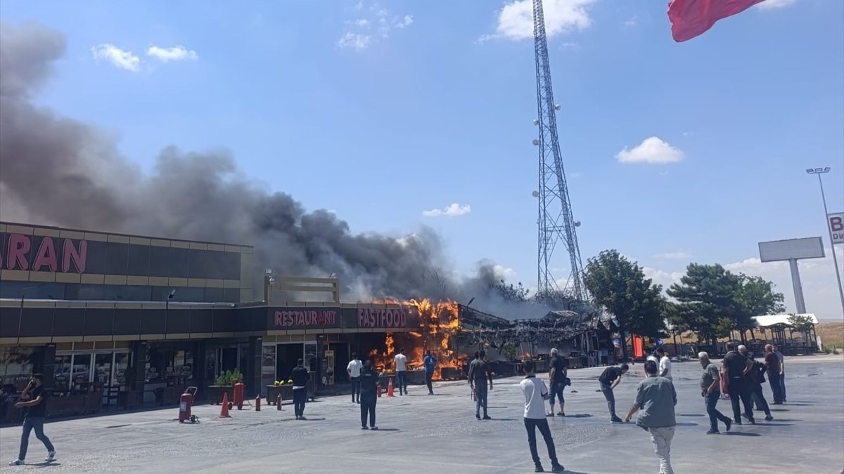 Konya'da dinlenme tesisinde yangın