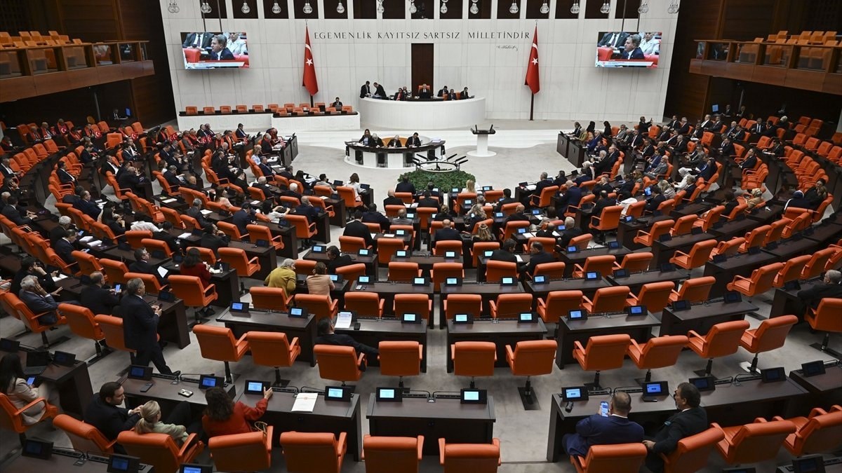 Meclis'te sandalye dağılımı değişti: Yeni Yol yeniden grup kurma sayısına erişti
