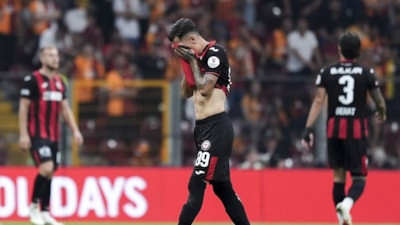Süper Lig'de yeni sezonun ilk kırmızı kartı Alexandros Kyziridis'e çıktı