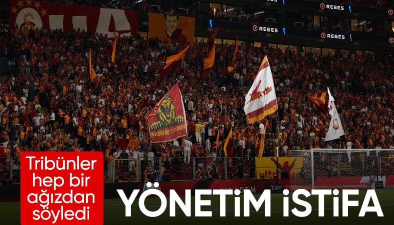 Galatasaray tribünlerinden yönetime tepki!