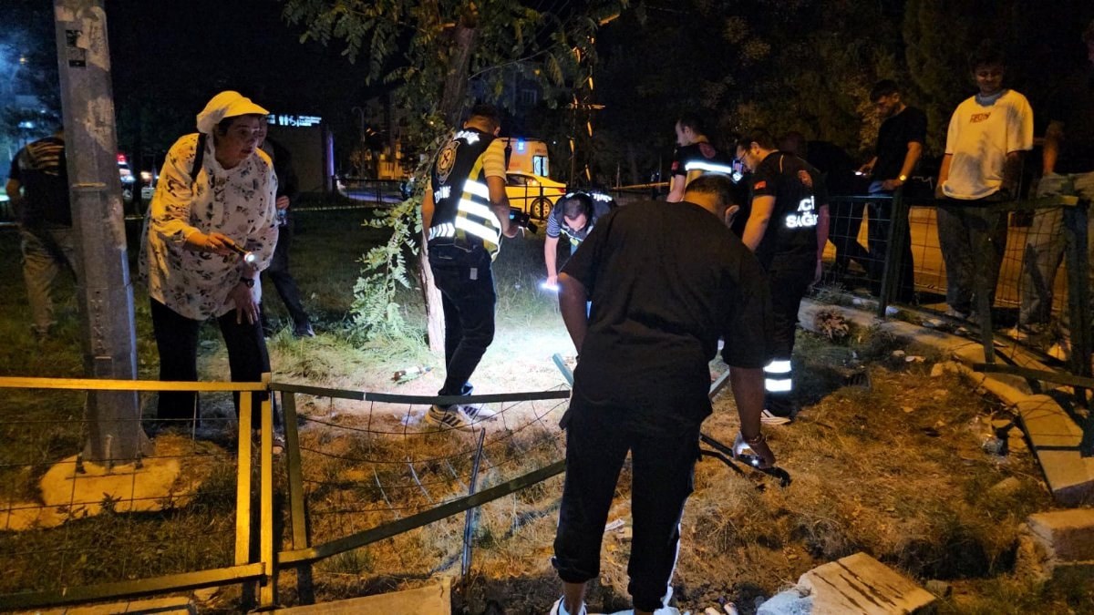 Edirne'de kaza yaptı, kopan parmağı dakikalarca arandı