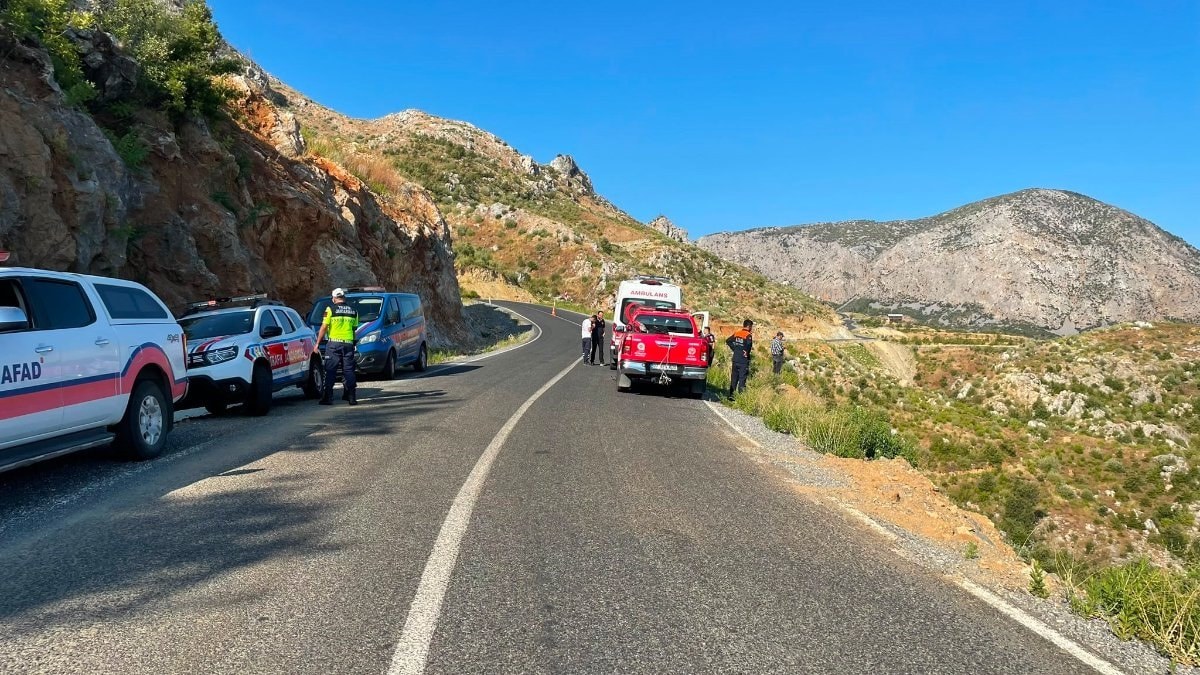 Antalya'da uçuruma yuvarlanan motosikletin sürücüsü hayatını kaybetti