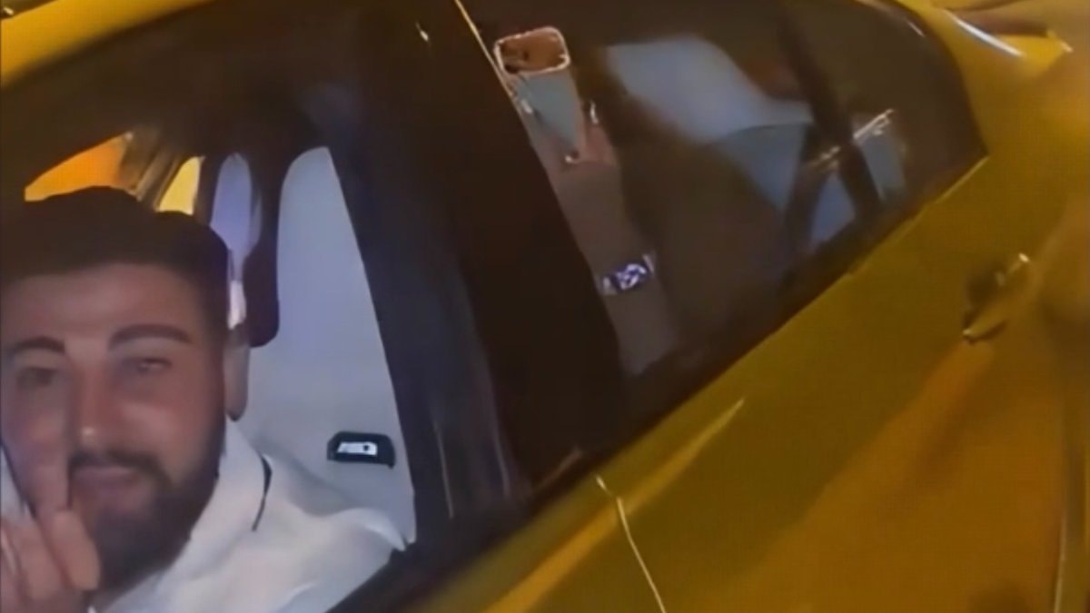 İstanbul'da kadın müşteriler ile taksici arasında ücret tartışması