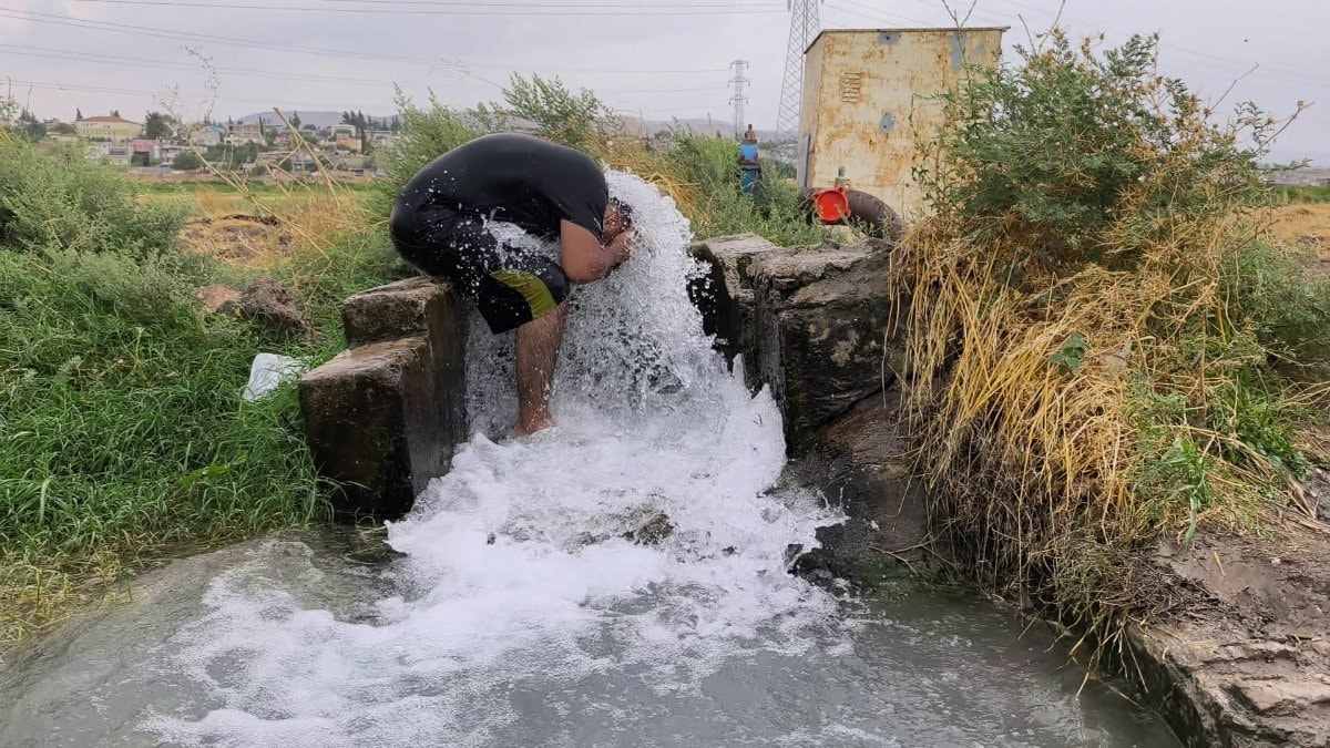 Hatay'da sondaj kuyusunda serinledi