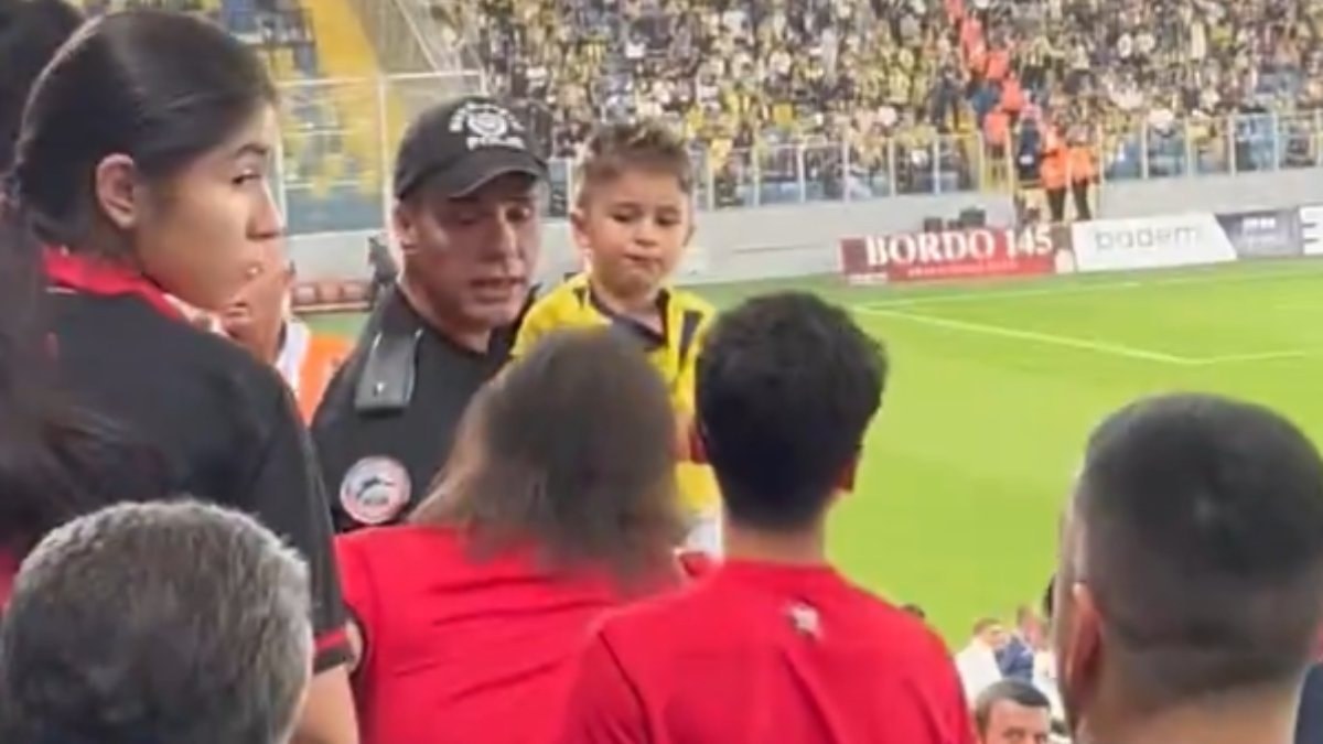 Gençlerbirliği maçında minik Fenerbahçeli taraftarın forması çıkarıldı