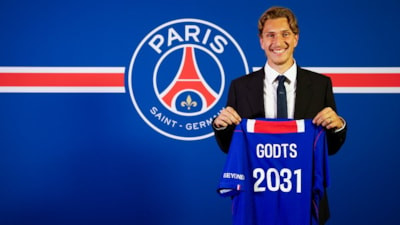 PSG, Mika Godts'u transfer etti