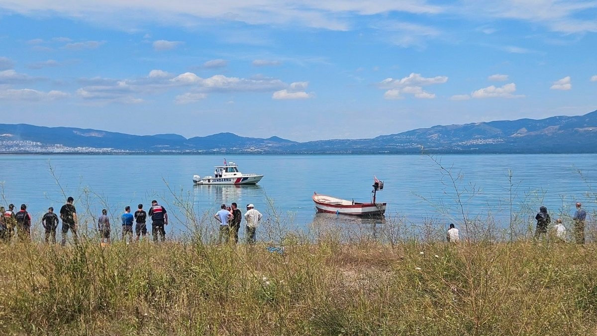 Bursa'da göle giren engelli genç boğularak can verdi