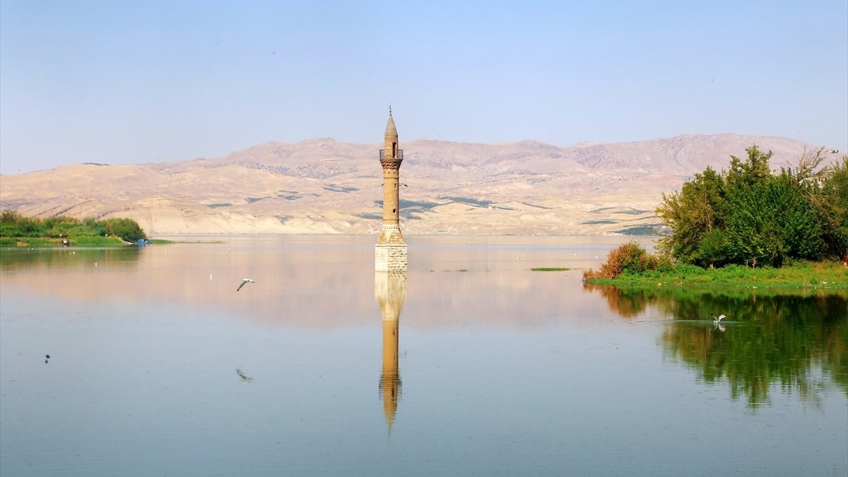 Karakaya Barajı'nın su seviyesi yükseldi: Malatya'daki "yalnız minare" su altında kaldı