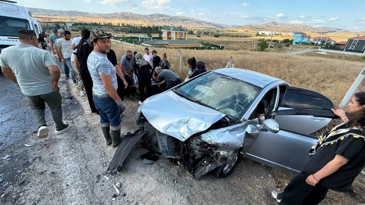 Çorum'da otomobiller çarpıştı: 7 yaralı