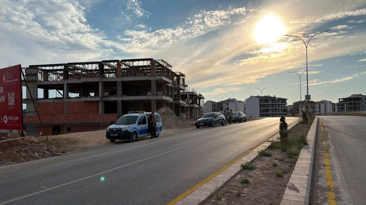 Eskişehir'de bir işçi inşaatın 3'üncü katından düşerek hayatını kaybetti