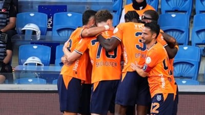 Başakşehir, Kocaelispor'u iki golle geçti