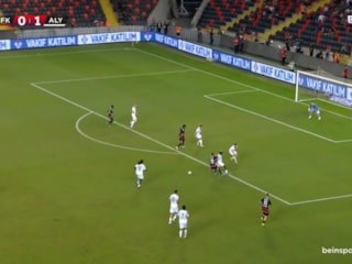 Gaziantep FK forması giyen Deian Sorescu'dan müthiş gol