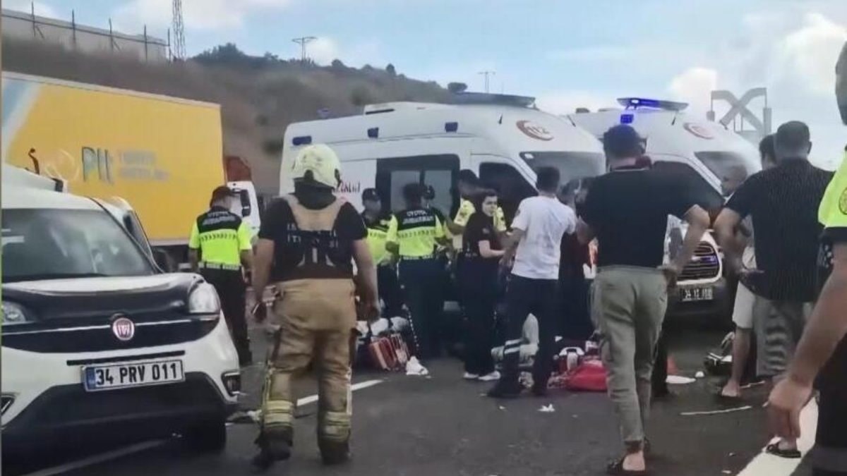 Kuzey Marmara Otoyolu'ndaki kazada 3 kardeş hayatını kaybetti: En büyüğü 13 yaşında