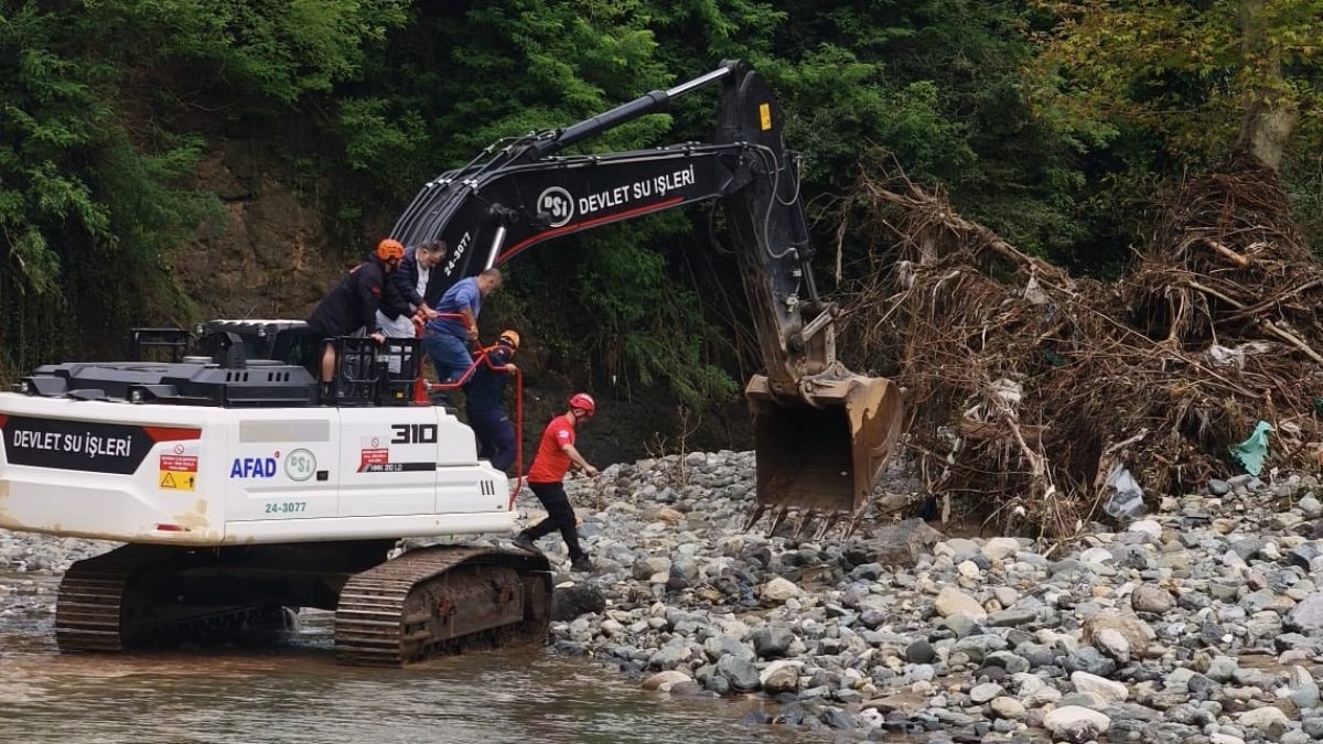 Giresun'da selde kaybolan dayı ve yeğeni aranıyor