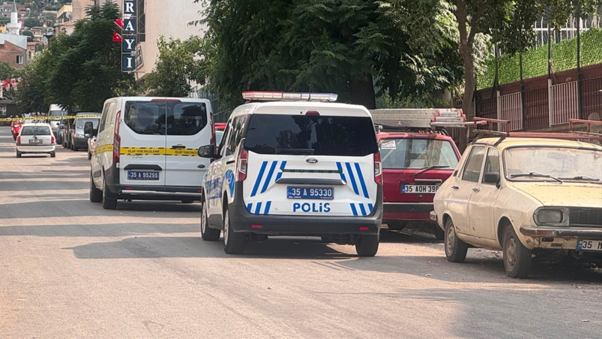 İzmir'de evde silahla yaralanan çocuk öldü